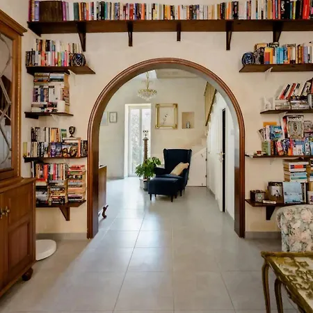 Gallo House Отель типа 